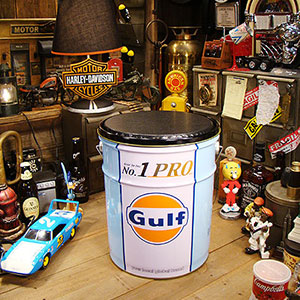 世田谷ベースのGulfオイル缶スツール